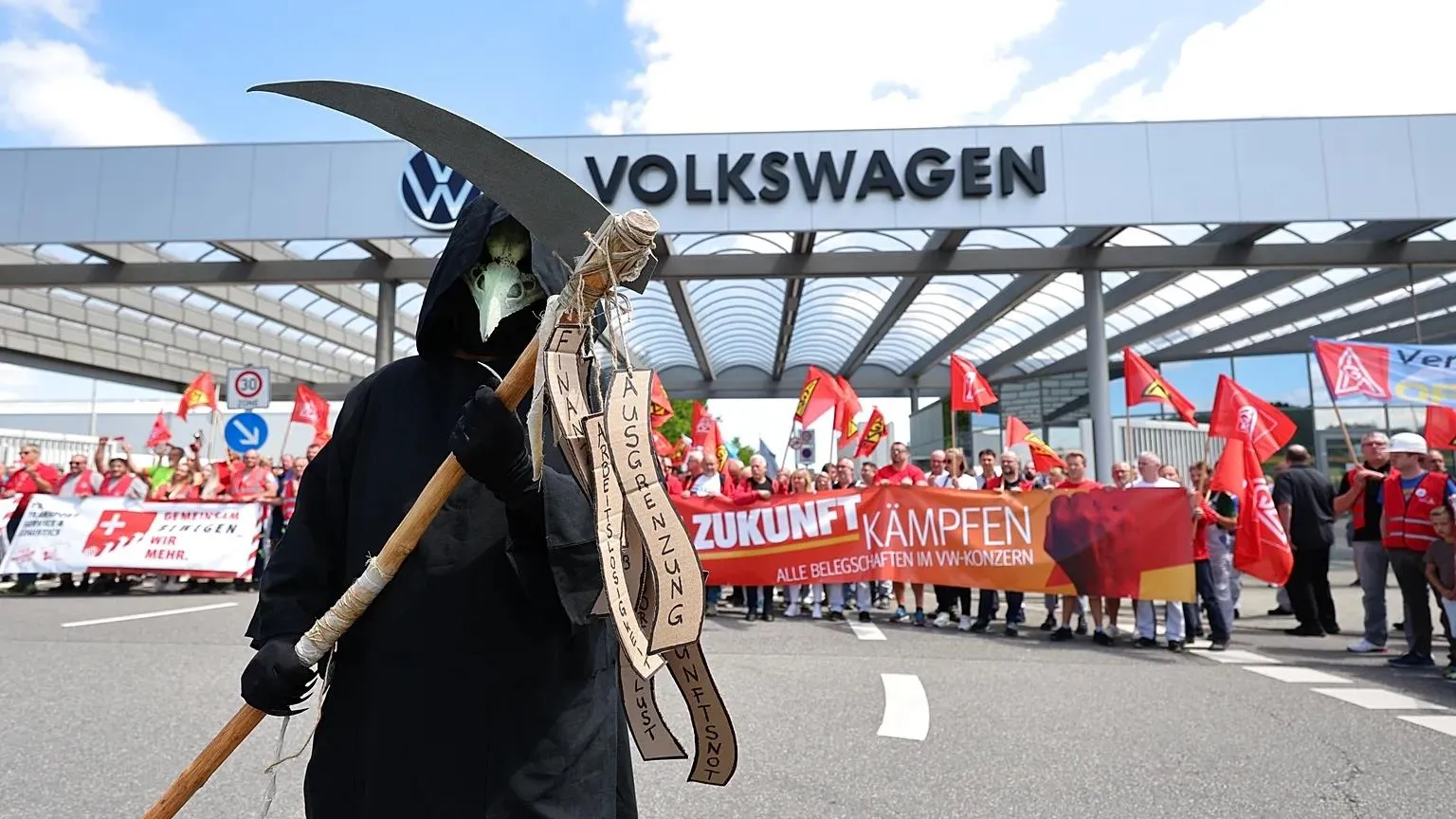 Volkswagen’den tarihi küçülme kararı: Model sayısı yarıya inecek