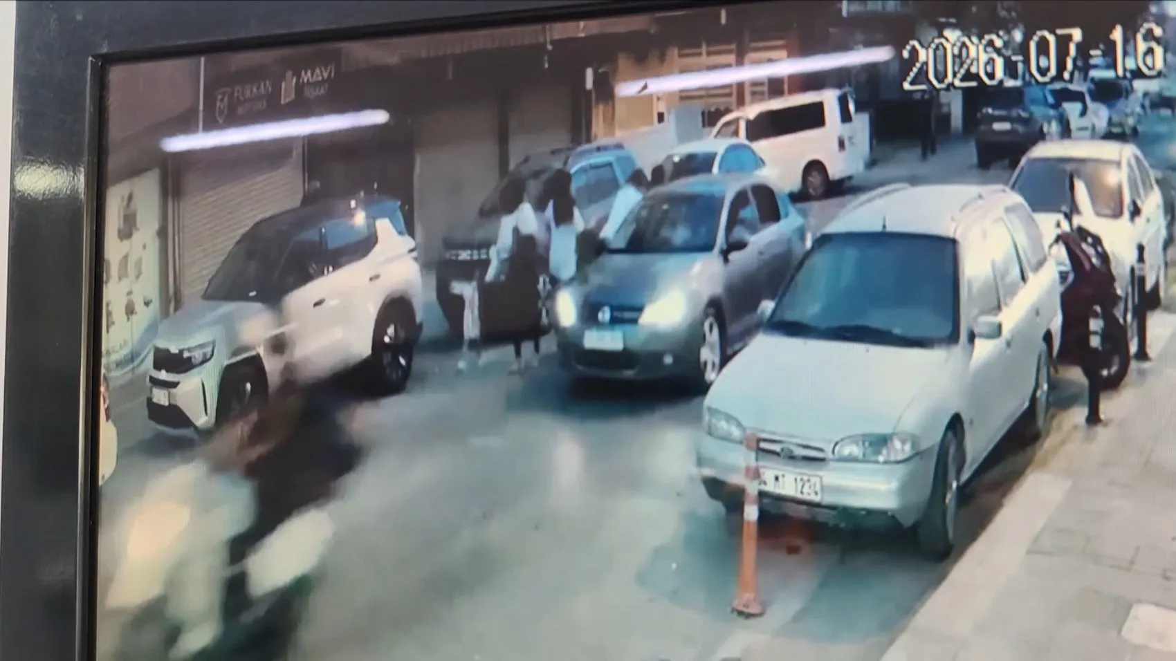 Gaziosmanpaşa'da bir kişiye acımasız meydan dayağı
