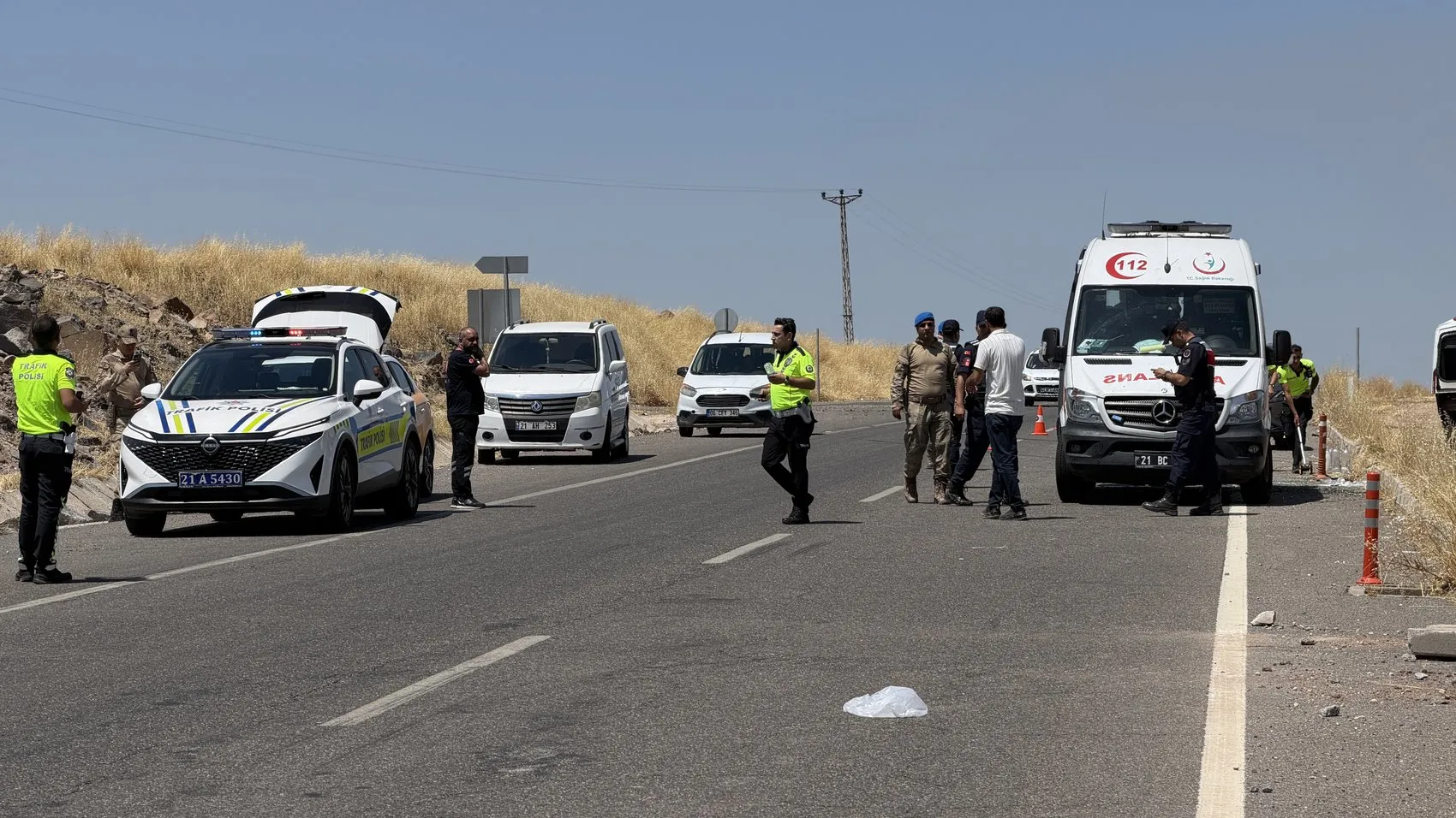 Diyarbakır'da öğrenci servisi kaza yaptı 19 kişi hastaneye kaldırıldı