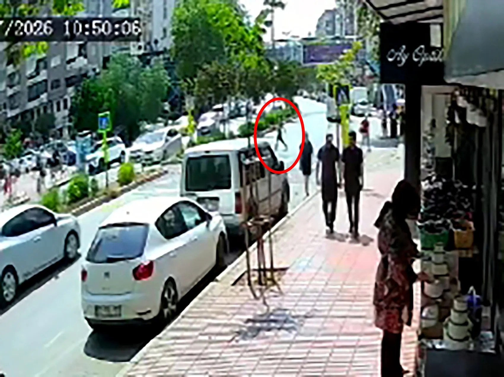 Yaya geçidinde alkollü sürücü dehşeti