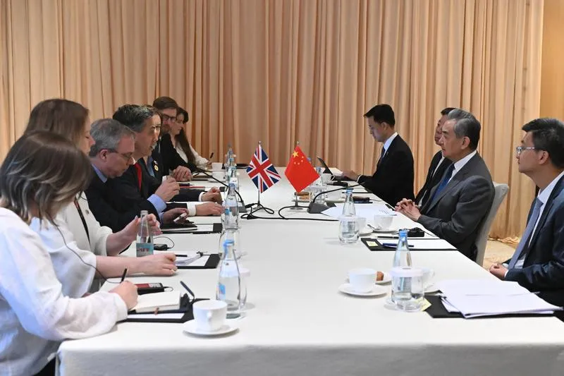 Çin ve İngiltere arasında yeni dönem diplomasisi