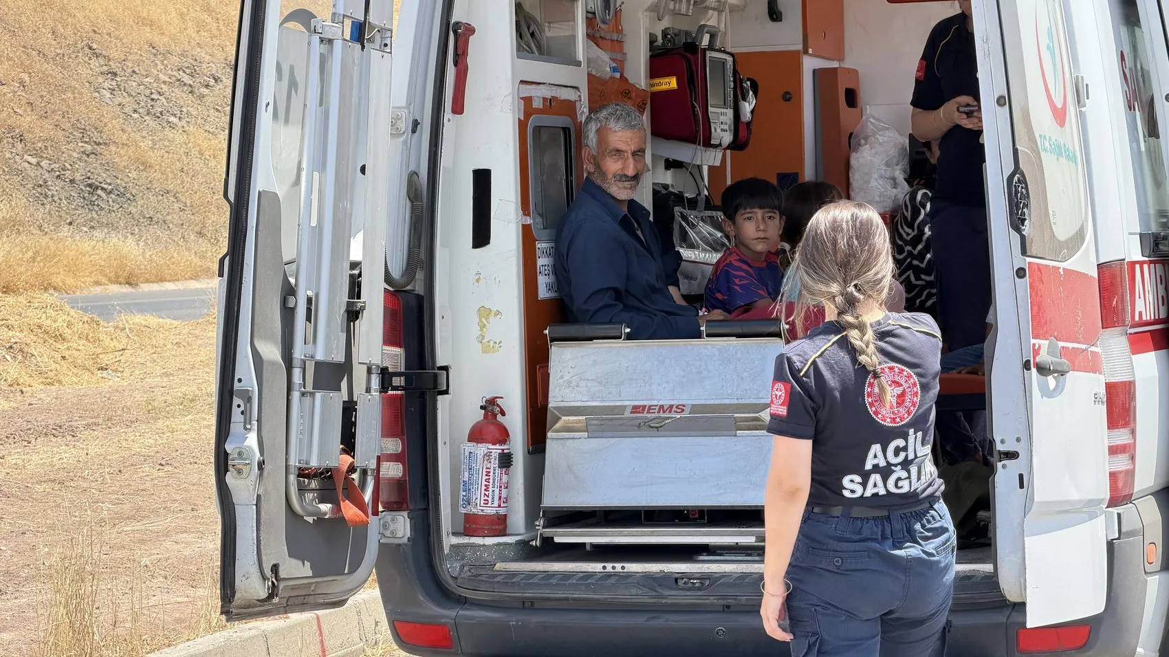 Diyarbakır'da öğrenci servisi kaza yaptı 19 kişi hastaneye kaldırıldı