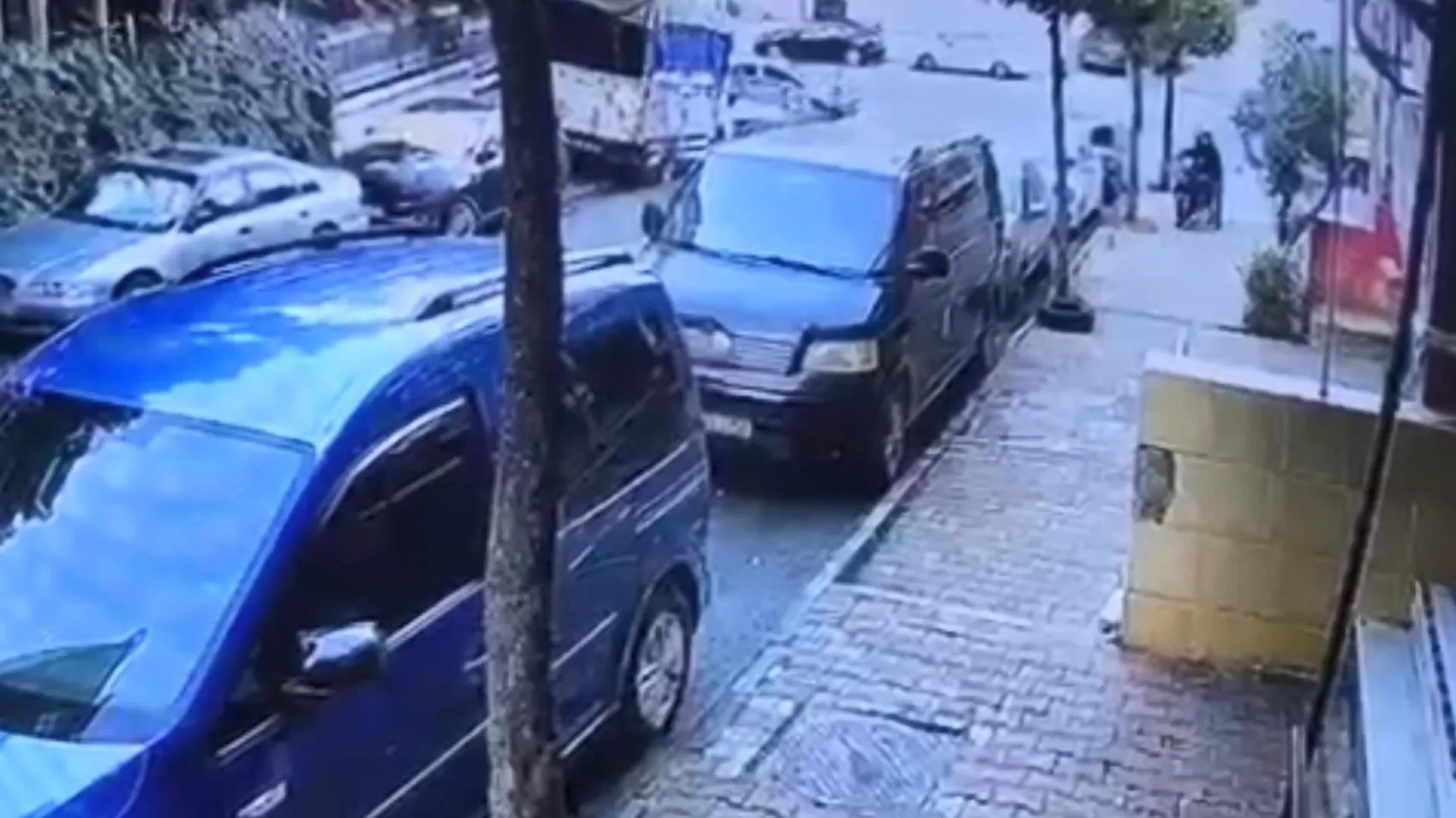 Esenler polisinden motosiklet hırsızlarına suçüstü operasyonu