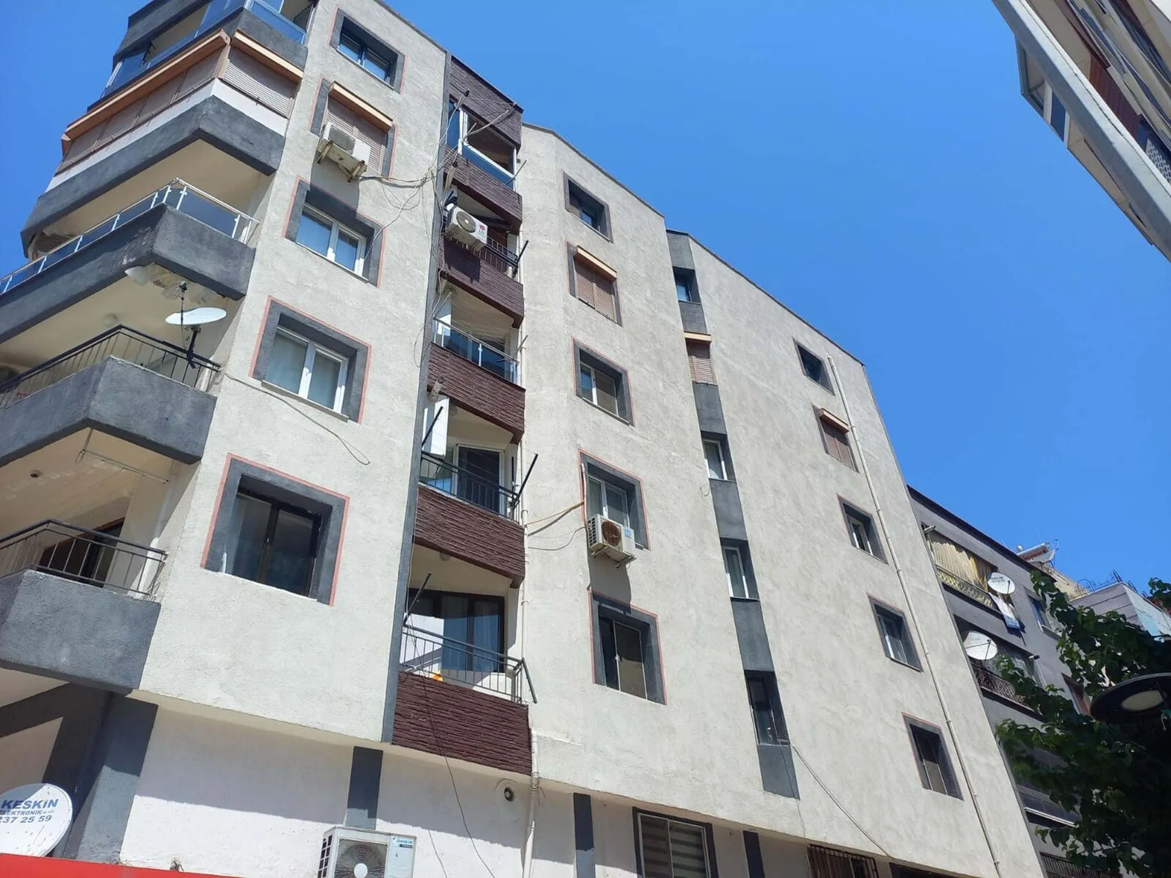 Manisa'da balkondan düşen genç kadın hayatını kaybetti