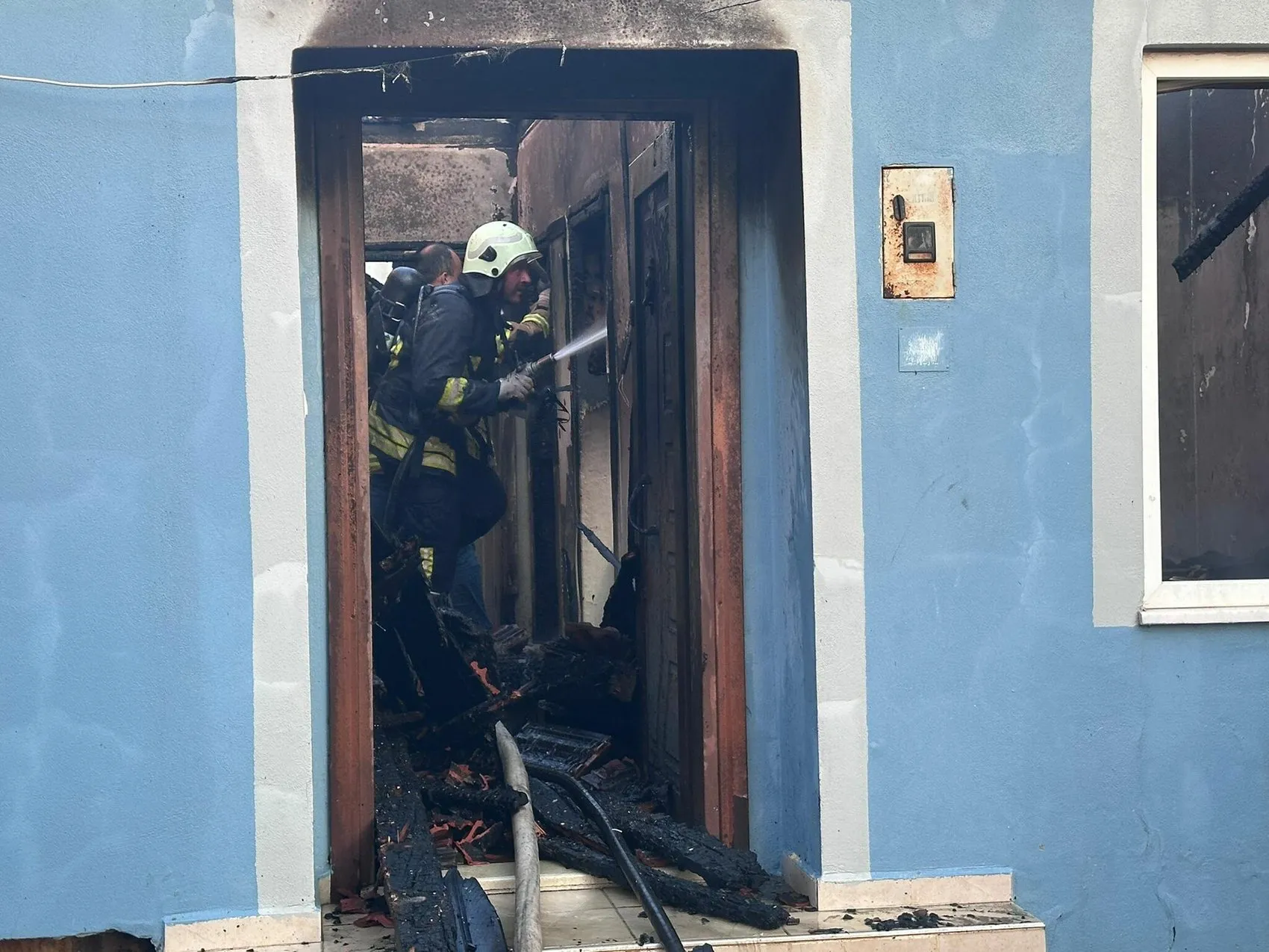 Ayvacık’ta inşaat işçilerinin kaldığı evde yangın çıktı