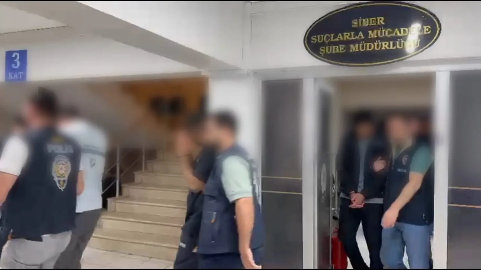 İnternetten oto yedek parça alacaklar dikkat 203 milyonluk vurgun çetesi çökertildi