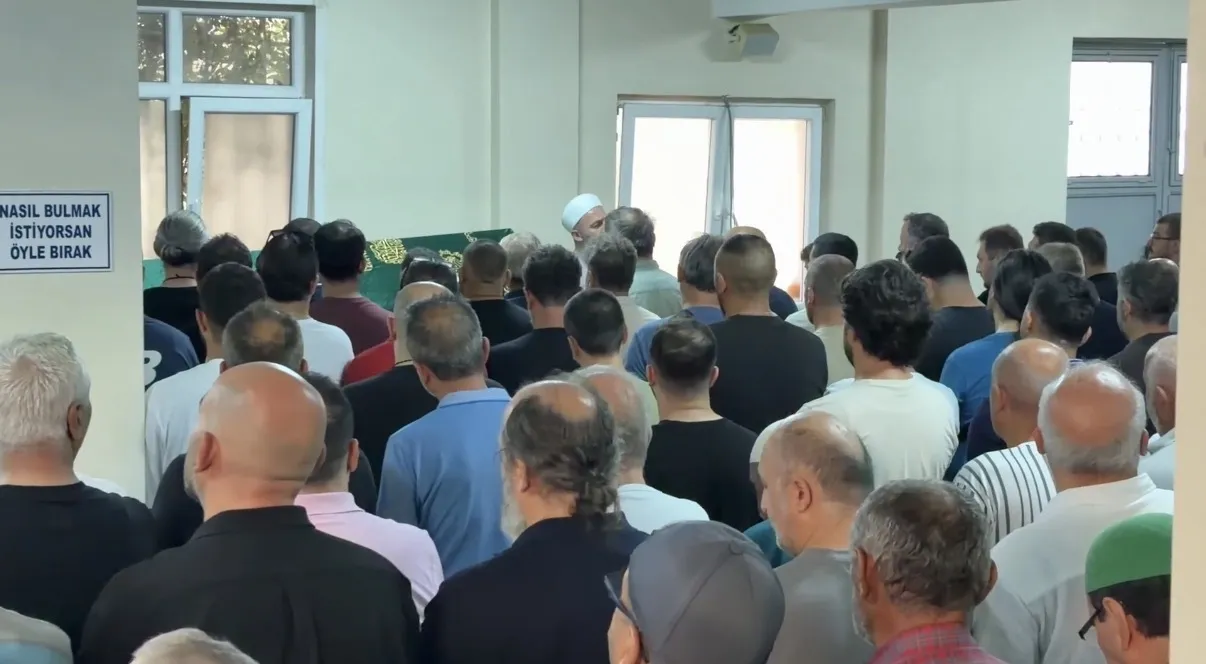 Haliç'teki tekne kazasında hayatını kaybeden Yasin Konya toprağa verildi