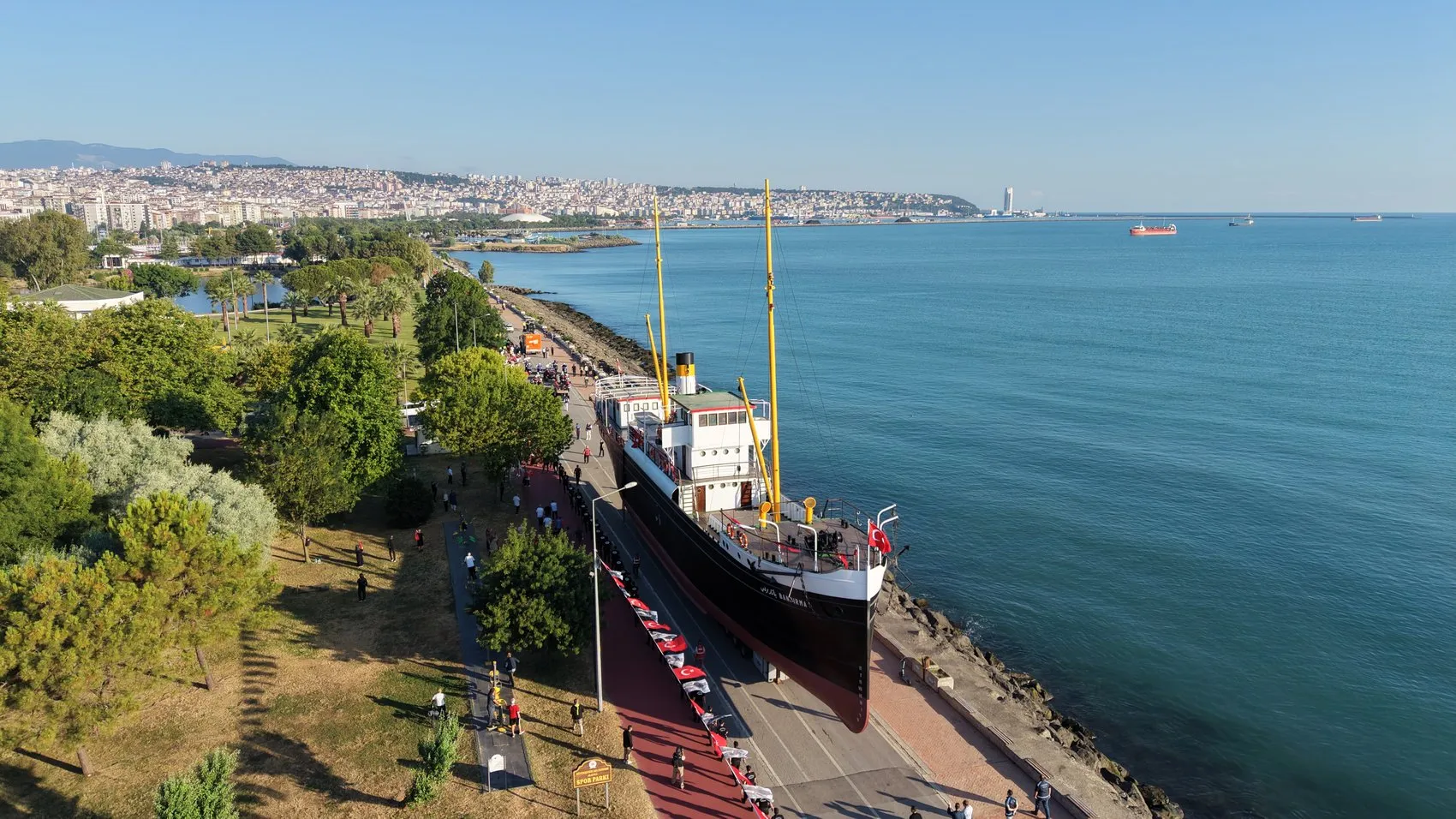 Bandırma Vapuru Samsun sokaklarında tarihi yolculuğuna çıktı