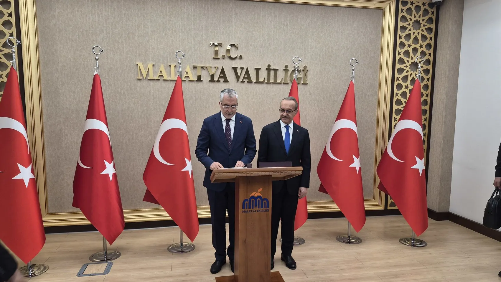 Bakan Işıkhan Malatya’dan dünya siyasetine seslendi
