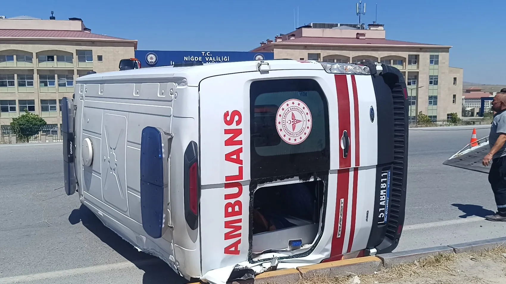 Niğde’de ambulans ve otomobil çarpıştı 5 kişi yaralandı