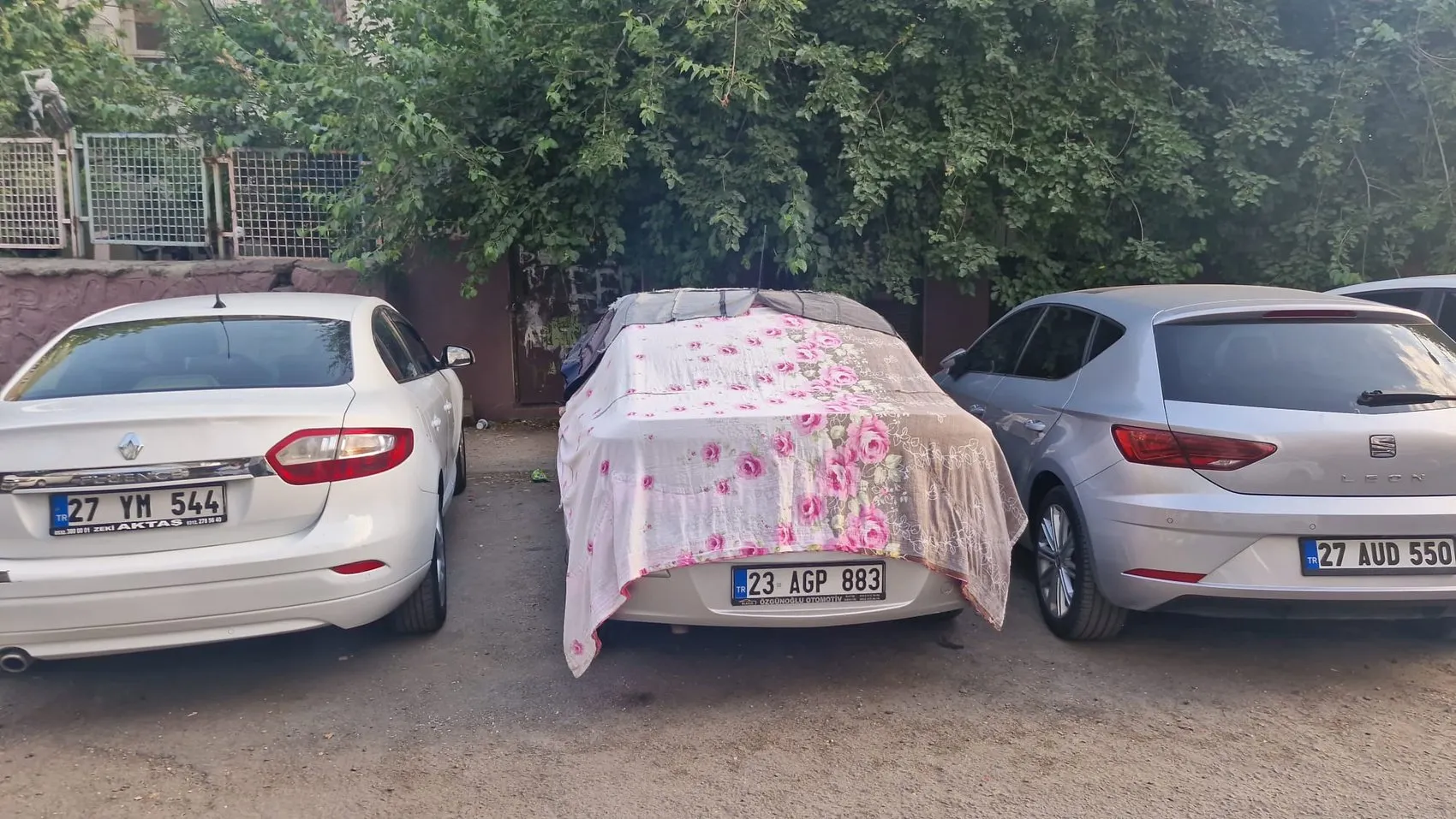 Diyarbakır sokaklarında 39 derecelik bunaltıcı sıcaklara suyla çözüm