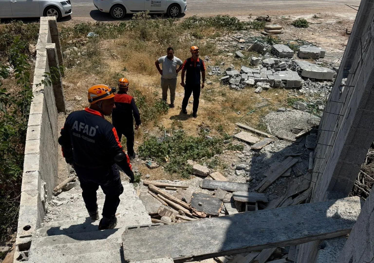 Şanlıurfa'da cami inşaatında beton dökümü sırasında göçük yaşandı
