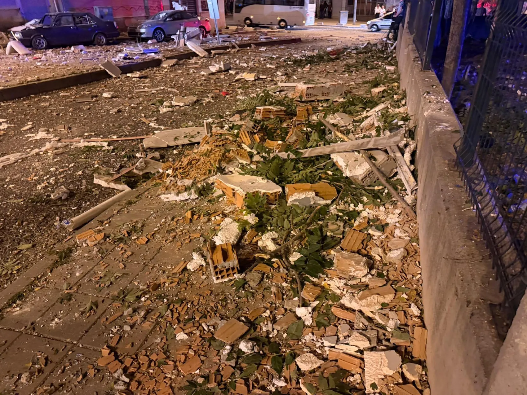 Çorlu'da apartman dairesini sarsan patlama bir can aldı
