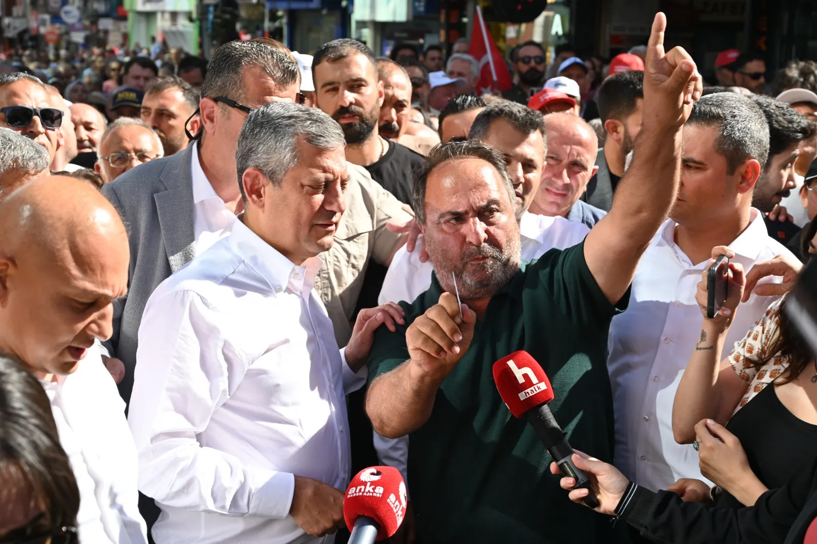 Özgür Özel'den Yargıtay'a kritik mesaj