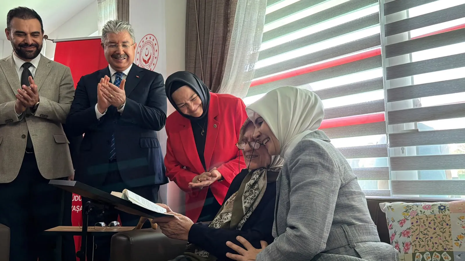 Yaşlılar İçin Gündüz Bakım Merkezleri Yaygınlaşıyor