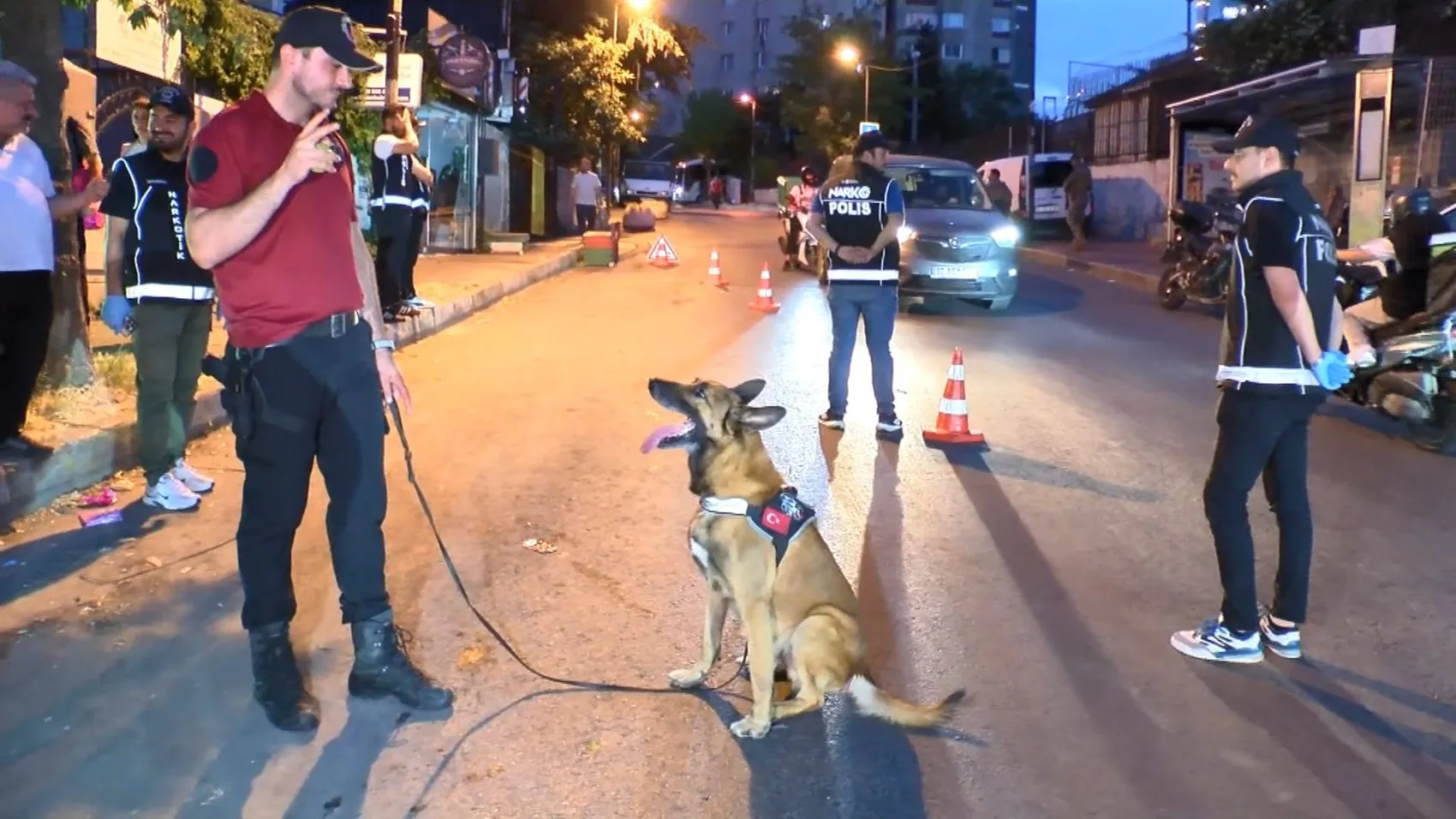 Şişli'de polisten dron destekli geniş çaplı güvenlik operasyonu