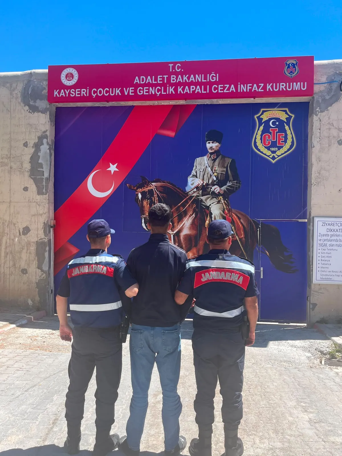 Nevşehir’de tarladan 600 bin liralık güneş paneli çaldılar