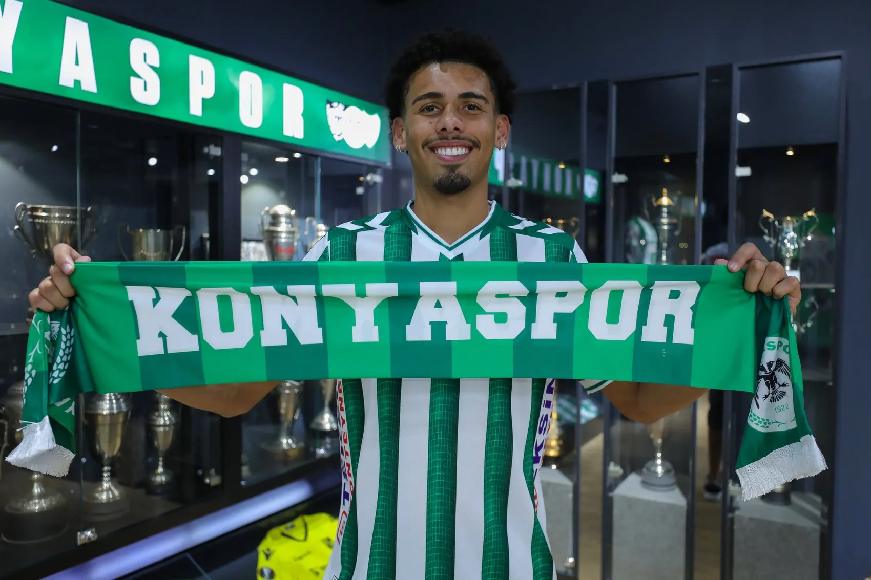 Konyaspor savunmaya Brezilyalı genç yeteneği transfer etti