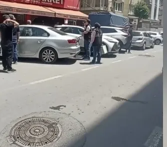 Küçükçekmece'de market sahibine sokak ortasında silahlı saldırı