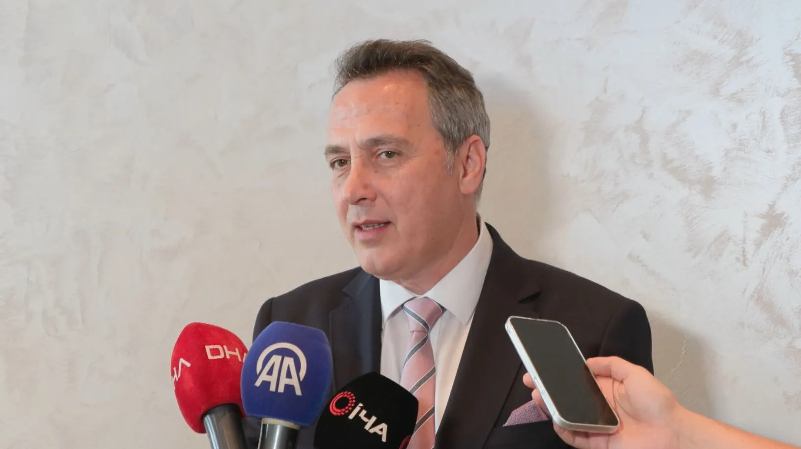 Avcılar sağlıkta yeni dönem Daviva ilk hastanesini açtı