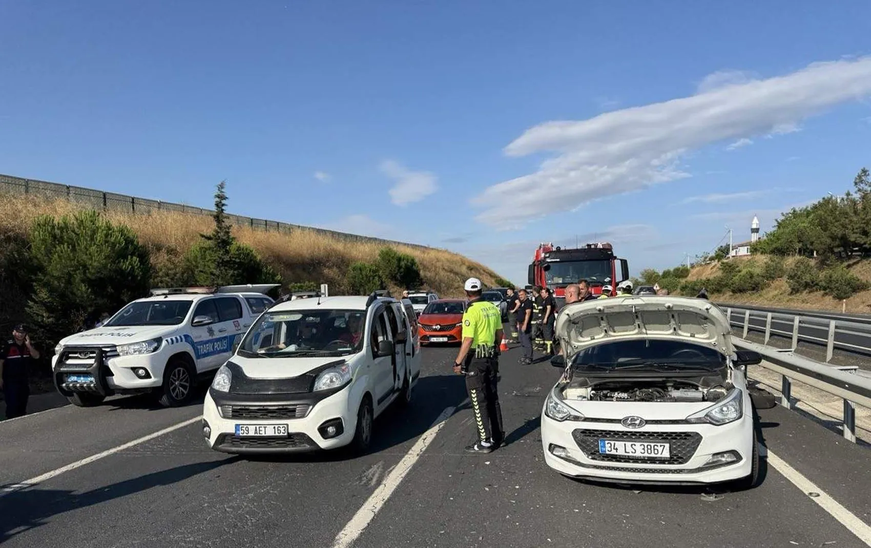 Tekirdağ yolunda yedi araç birbirine girdi