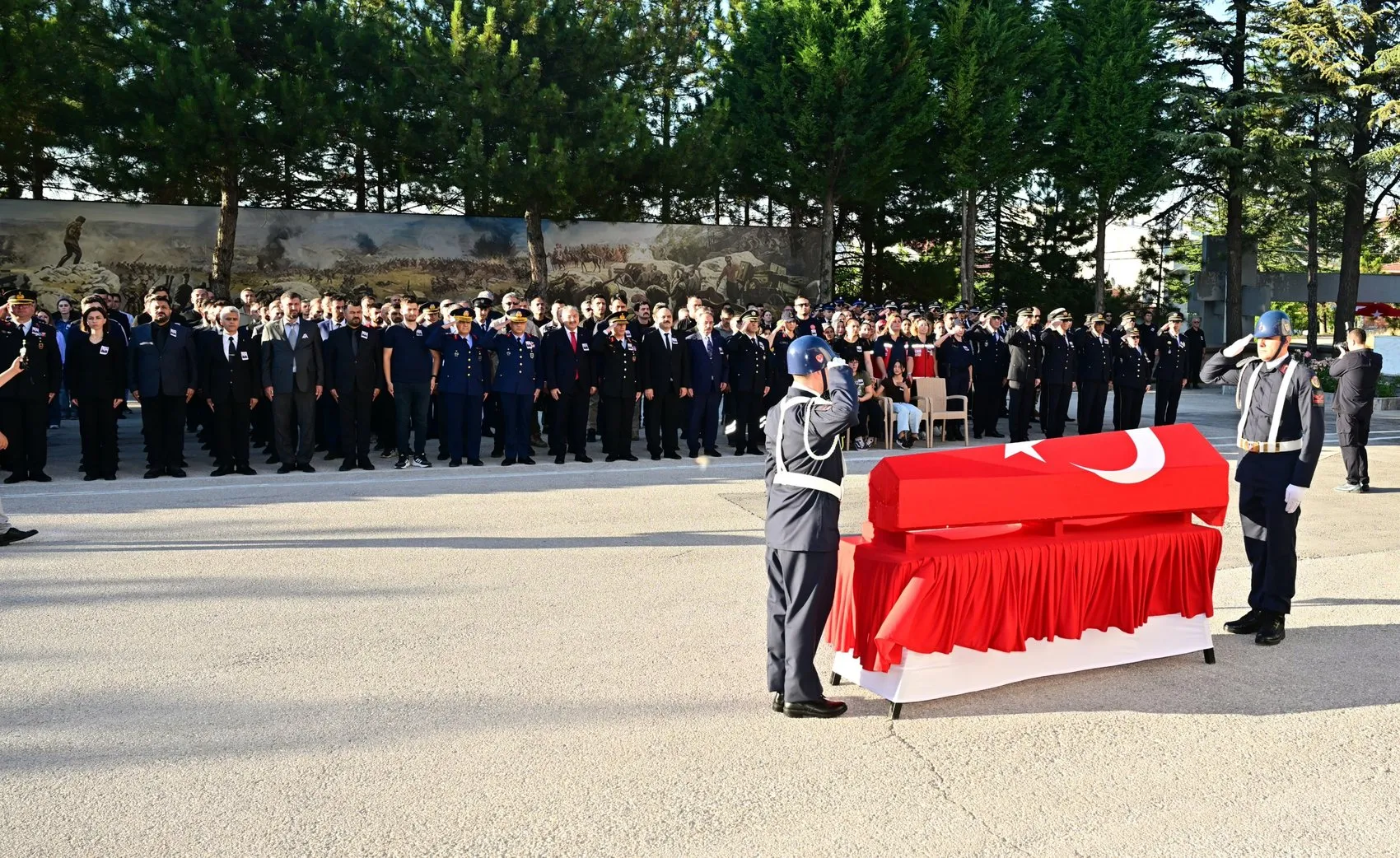 Eskişehir şehidini dualarla son yolculuğuna uğurluyor
