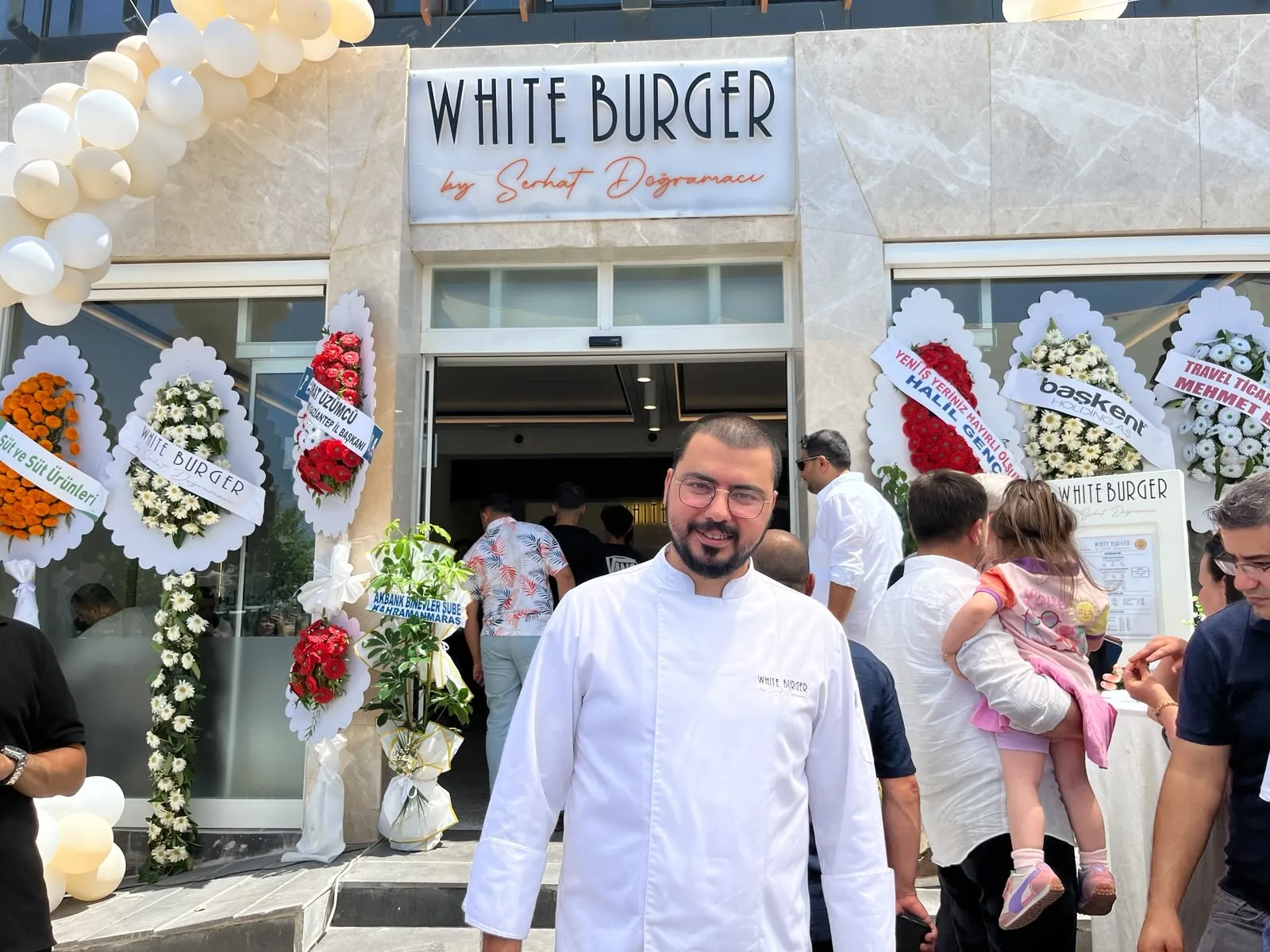 Michelin yıldızlı şef Serhat Doğramacı Gaziantep’te burger dükkanı açtı