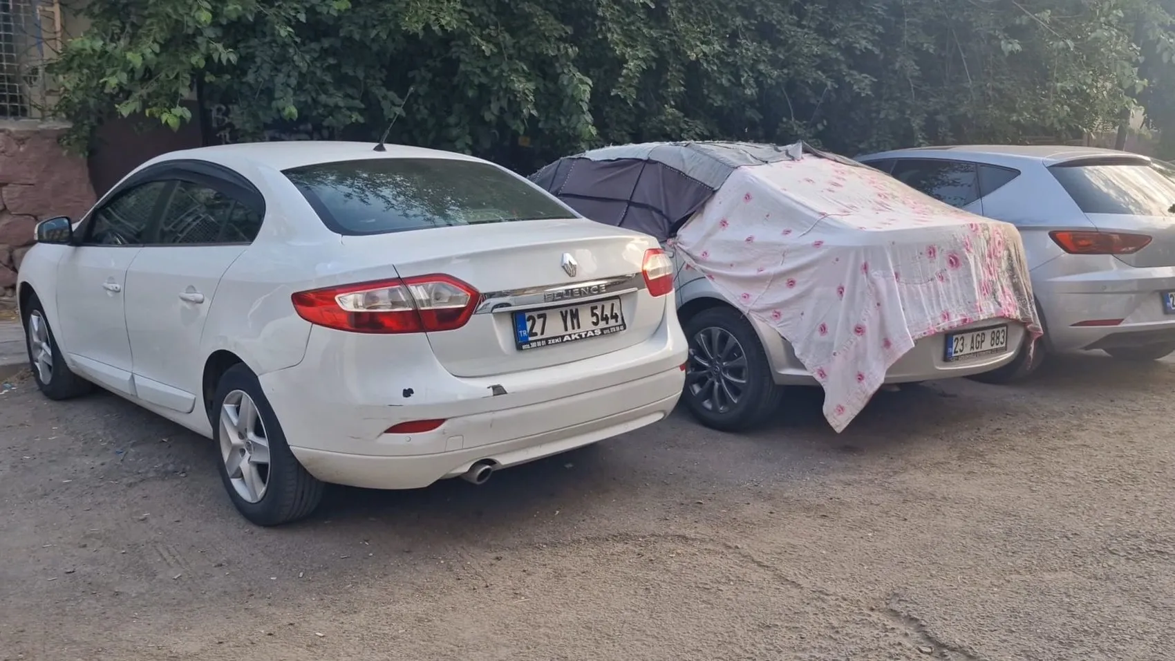 Diyarbakır sokaklarında 39 derecelik bunaltıcı sıcaklara suyla çözüm