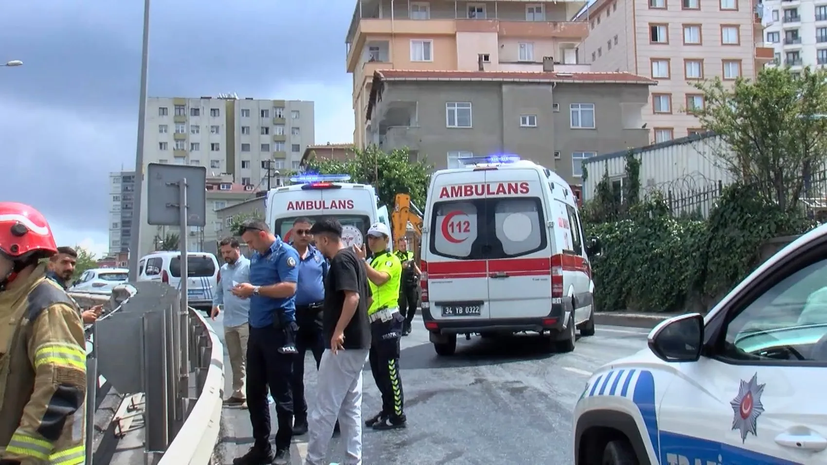 Maltepe'de yağmurlu yolda zincirleme kaza