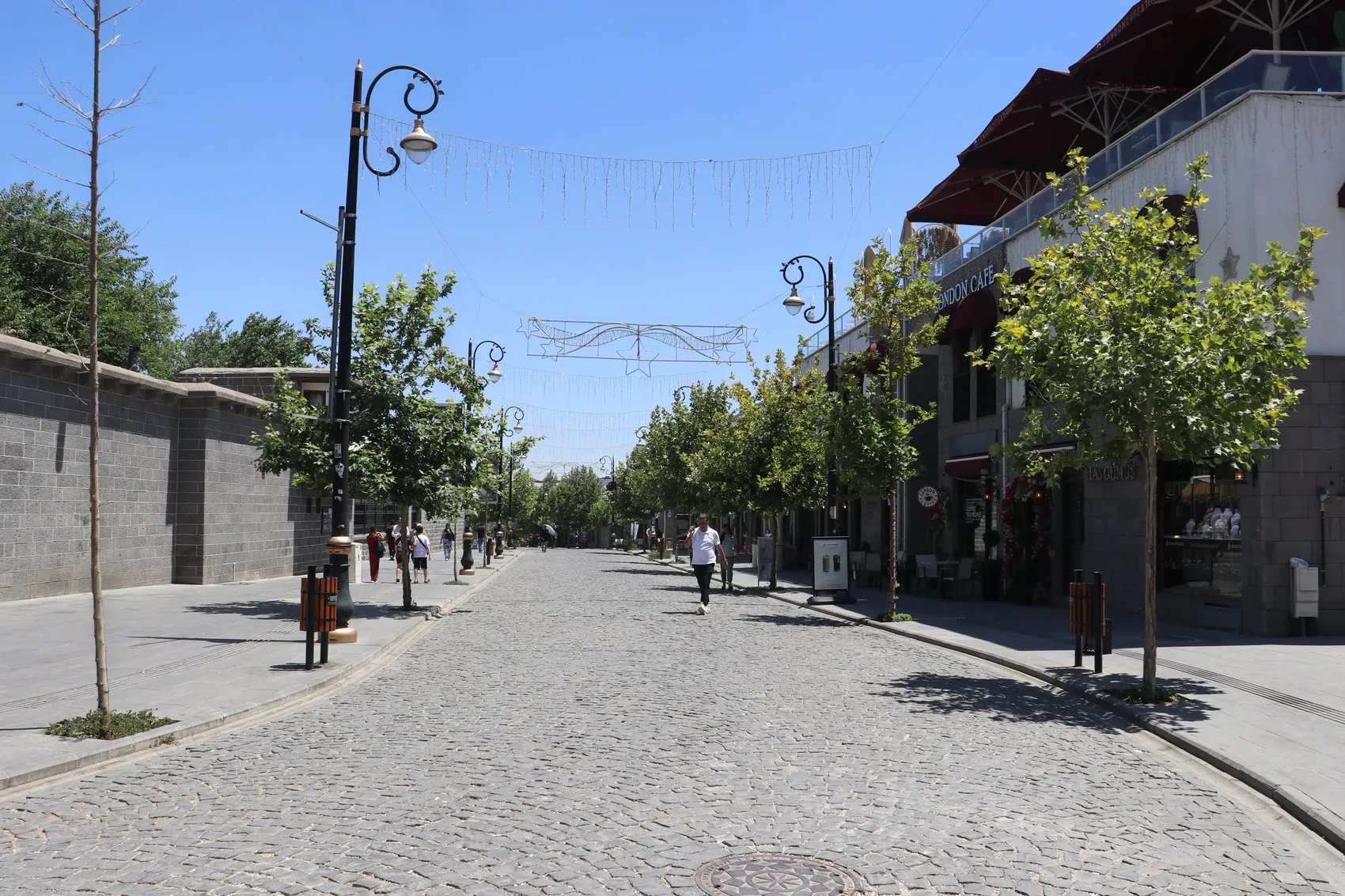 Diyarbakır 40 dereceyi aşan sıcaklıklarla eve kapandı