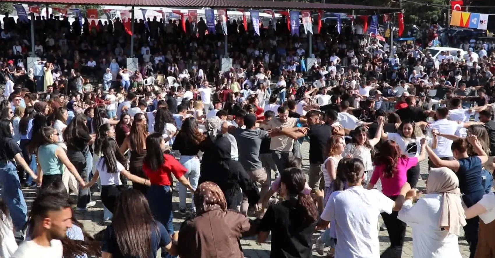 Erzurum Şenkaya’da 20 bin kişi bal festivalinde buluştu