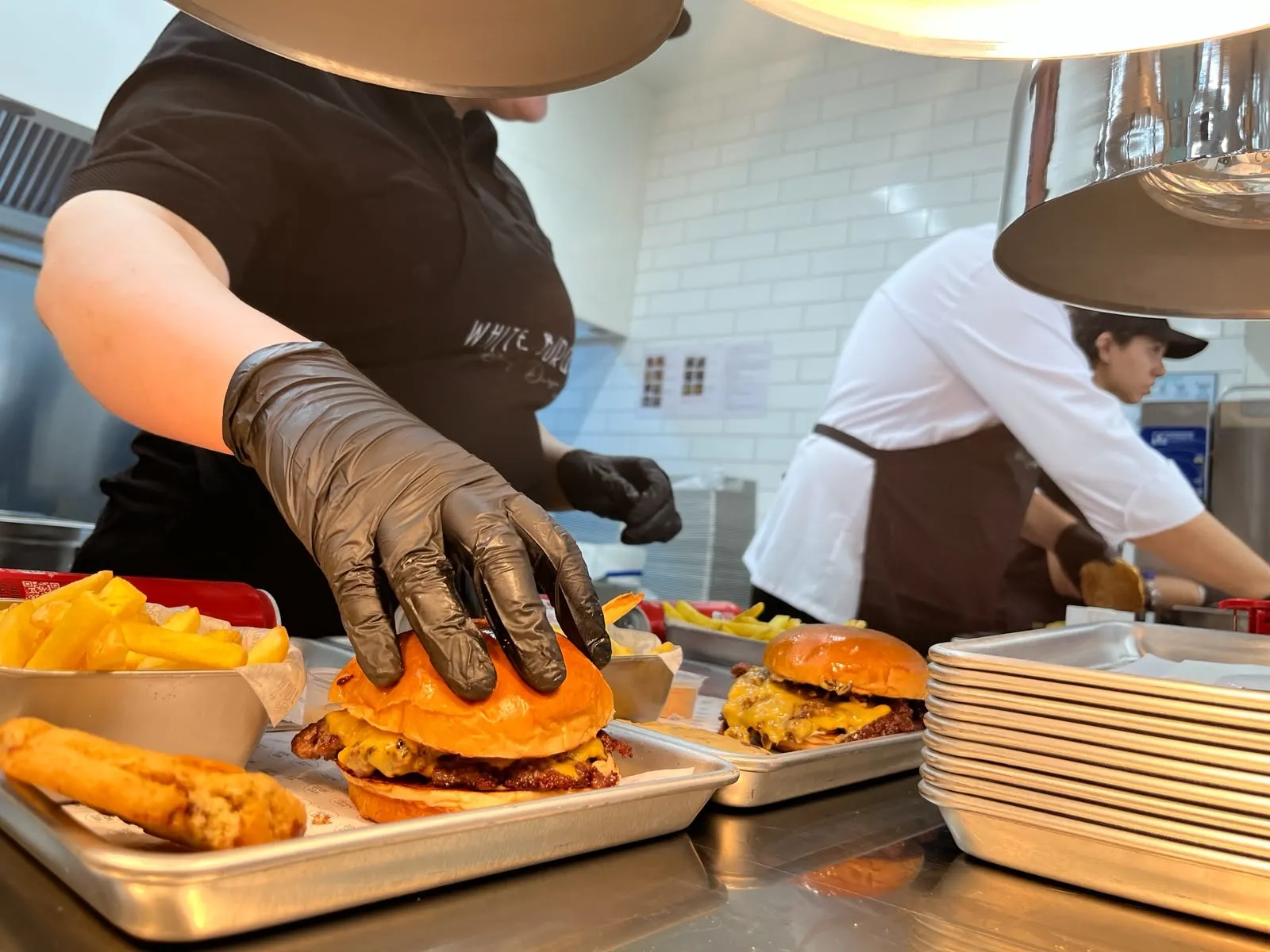 Michelin yıldızlı şef Serhat Doğramacı Gaziantep’te burger dükkanı açtı