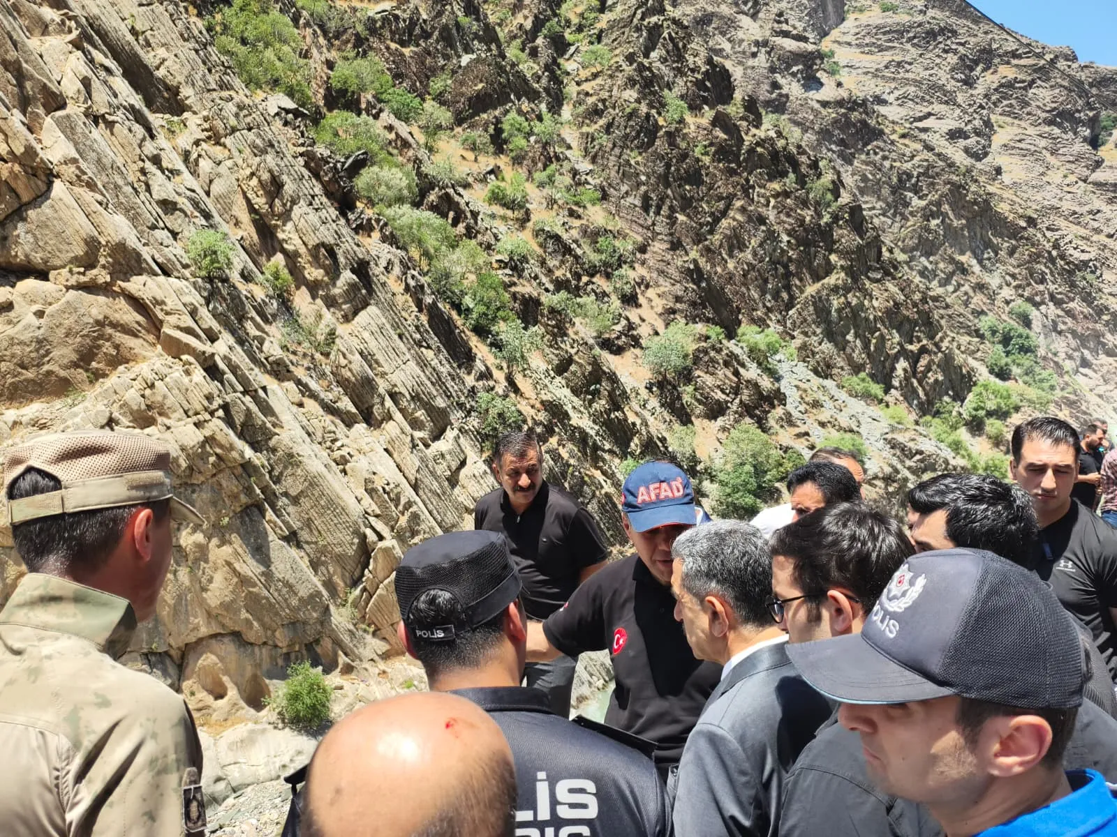 Beytüşşebap'ta kaybolan genci arama çalışmaları ikinci gününde sürüyor