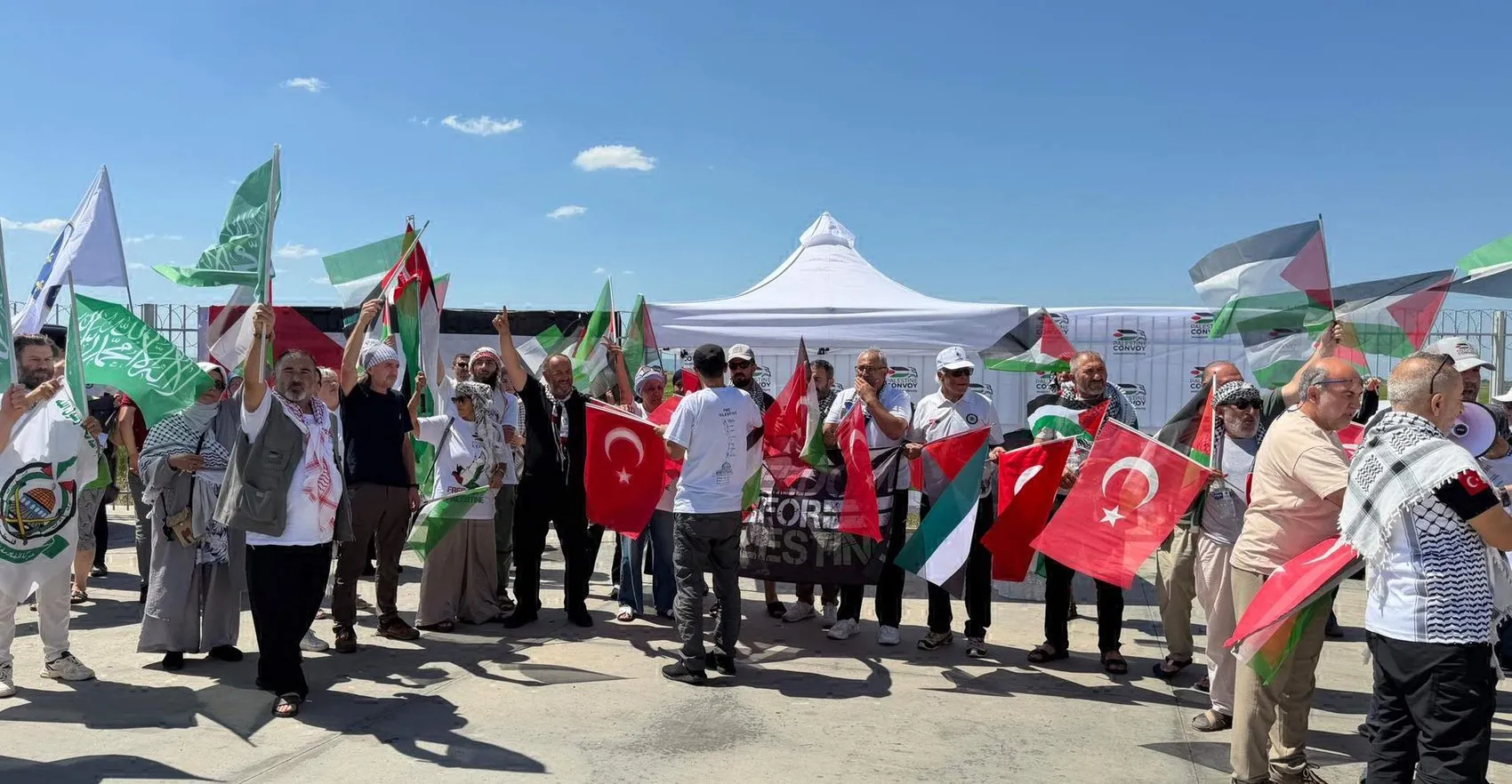 Filistin için yola çıkan uluslararası konvoy Türkiye'ye ulaştı