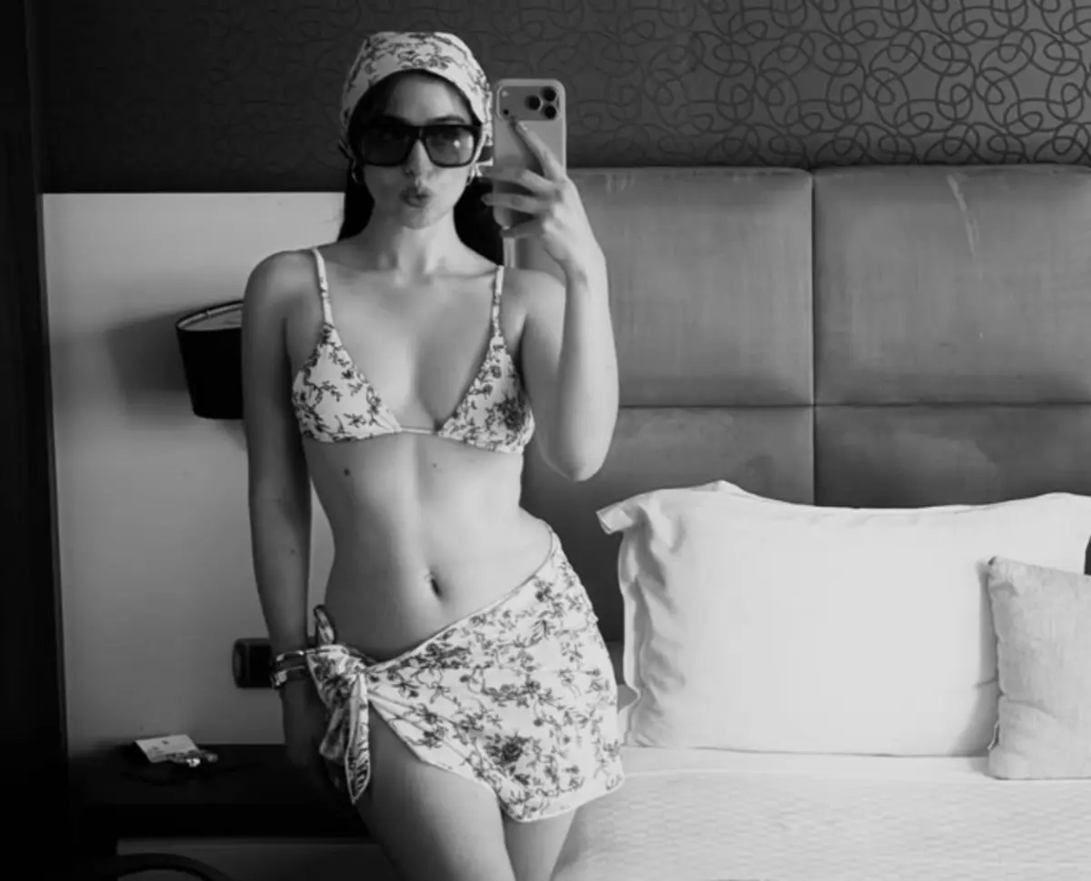 Cemre Baysel bikinili pozlarıyla gündemde! Beğeni butonu çöktü 4