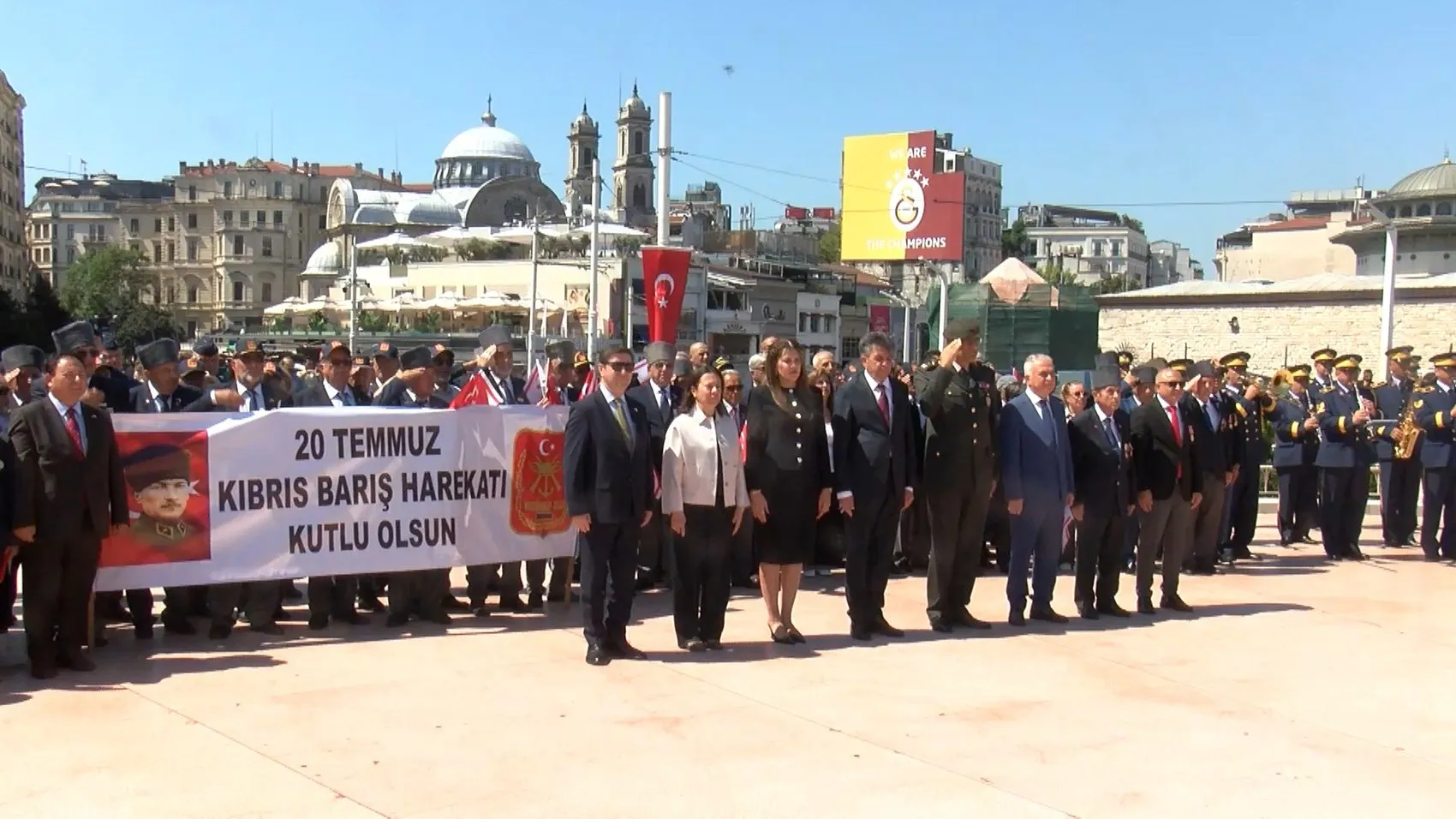 Taksim'de Kıbrıs Barış Harekatı'nın yıl dönümü kutlandı