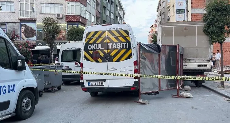Güngören'de geri manevra yapan servis aracı bir kişinin canını aldı