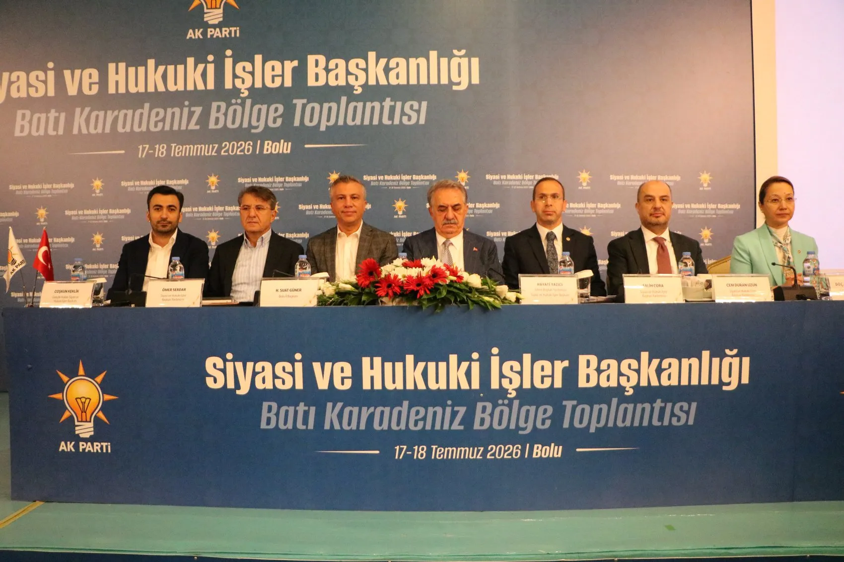 AK Parti yeni anayasa için referandum planını masaya koydu