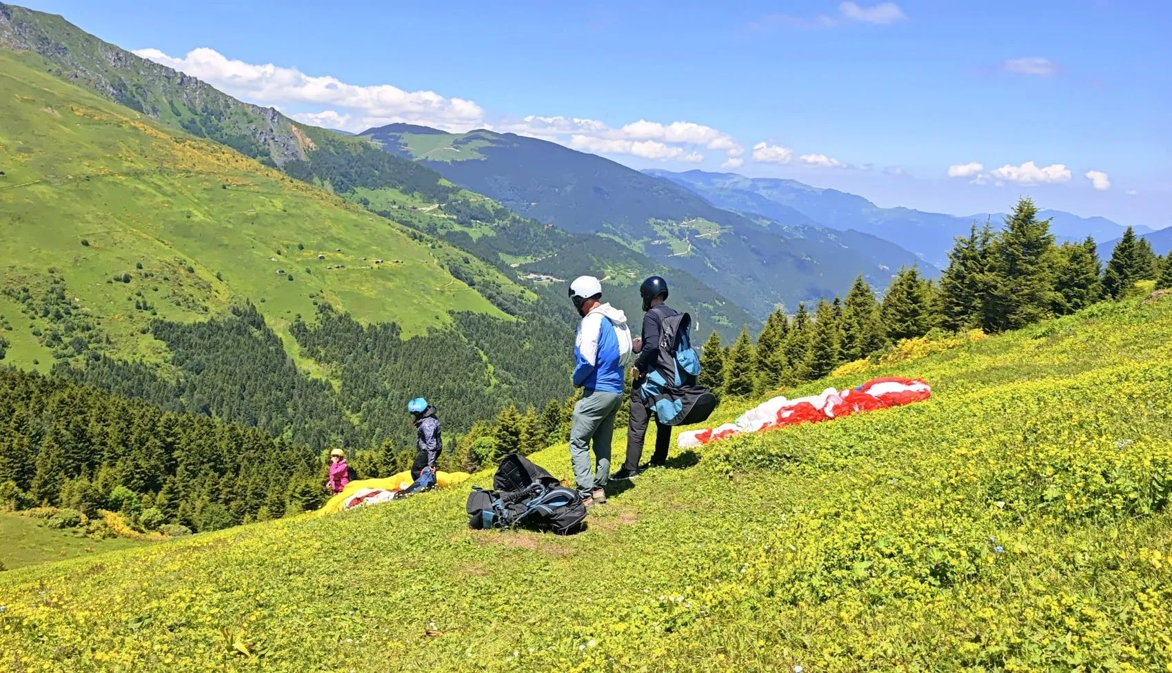 Uzungöl’de yamaç paraşütü sezonu heyecanı başladı