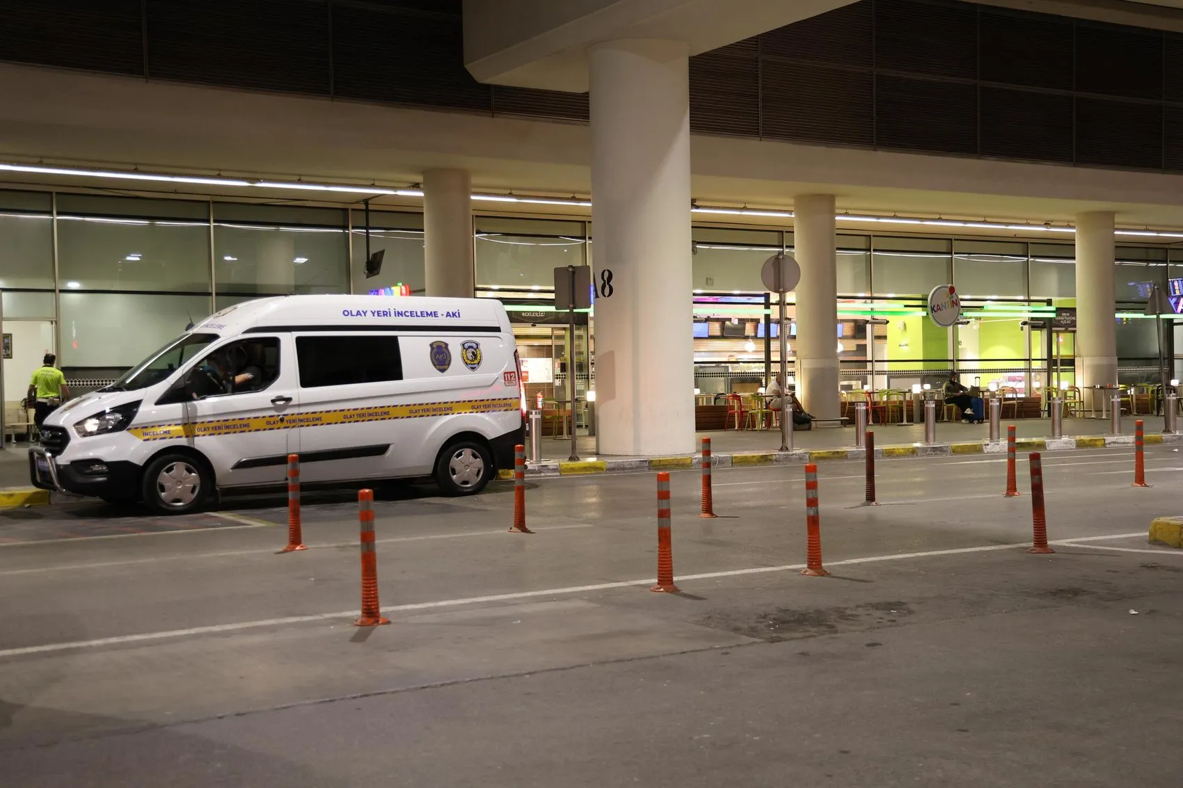 İzmir Havalimanı’nda bıçaklı saldırı dehşeti