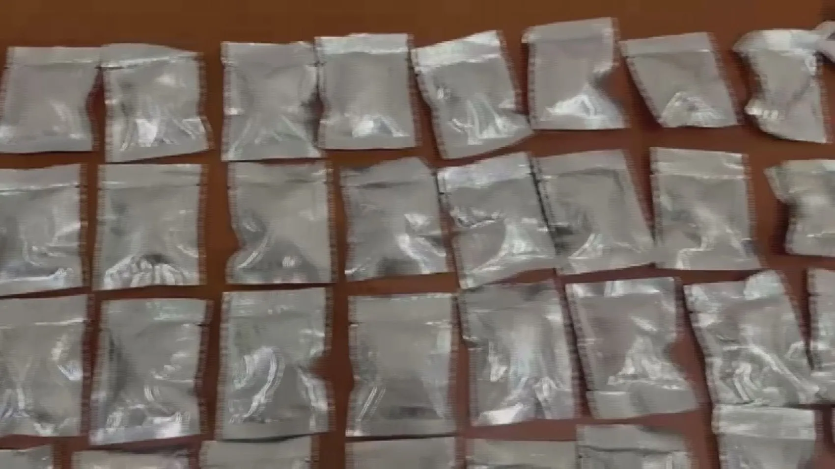 Küçükçekmece'de genç torbacı sokakta yakalandı