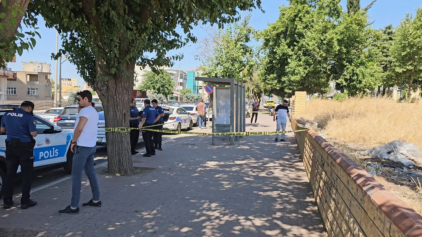 Şanlıurfa'da durakta dehşet Boşanma aşamasındaki eşini vurdu