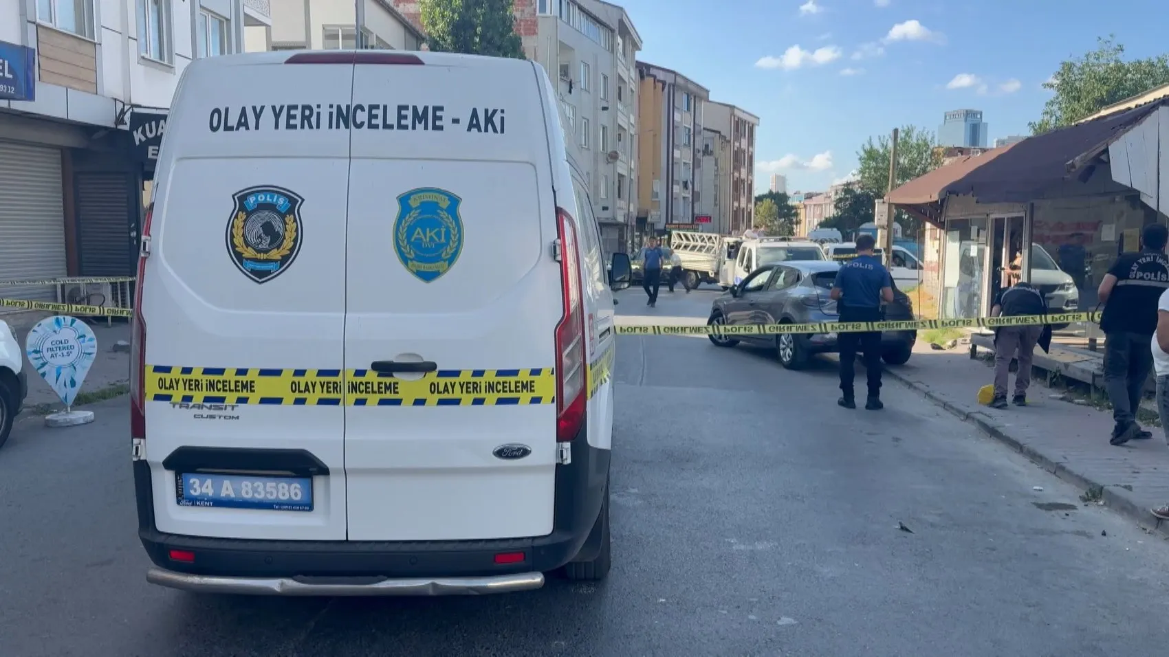 Esenyurt'ta sokak ortasında pusu kurup ateş açtı
