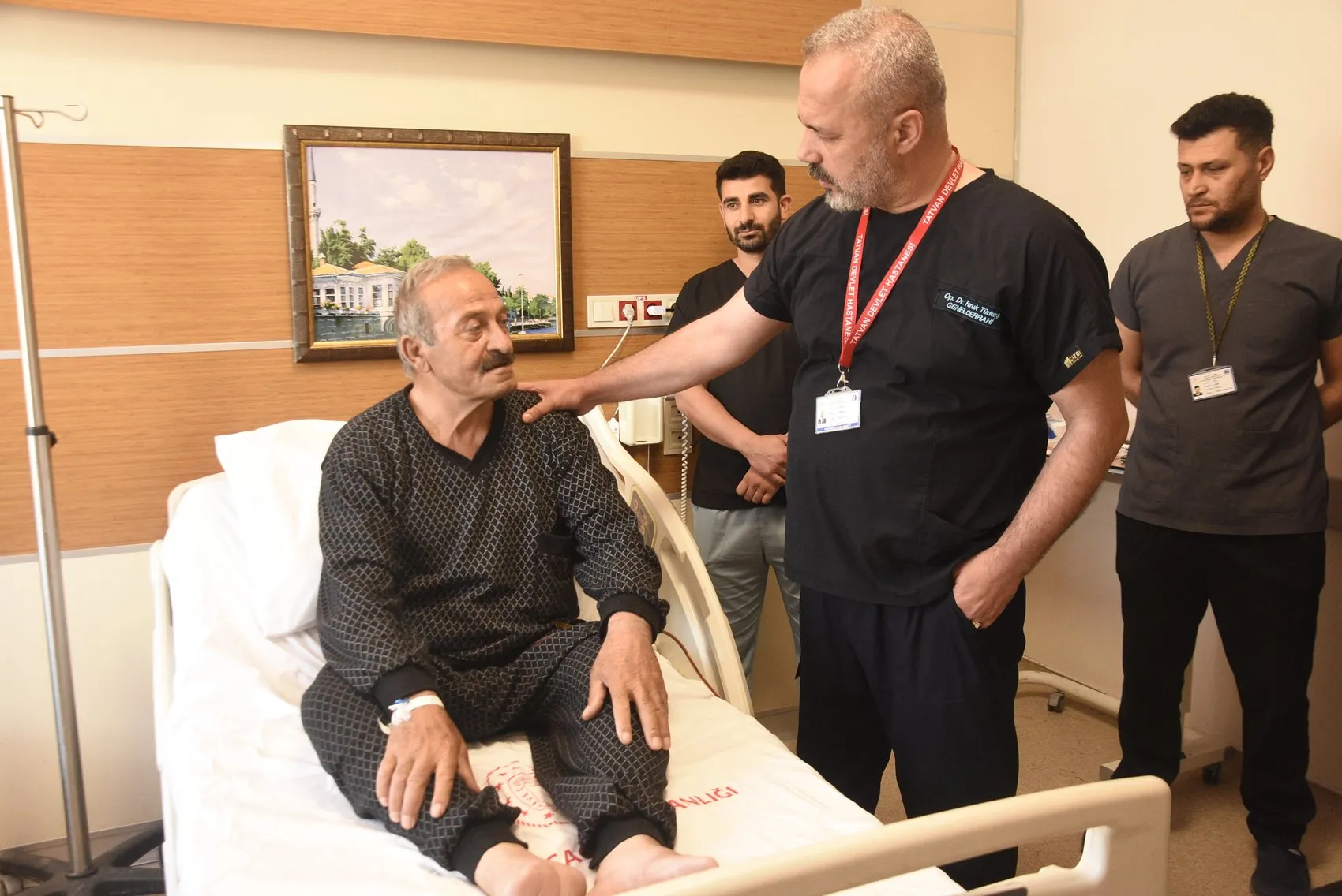 Bitlis'te tıp dünyasında büyük başarı 70 yaşındaki hastaya zorlu operasyon
