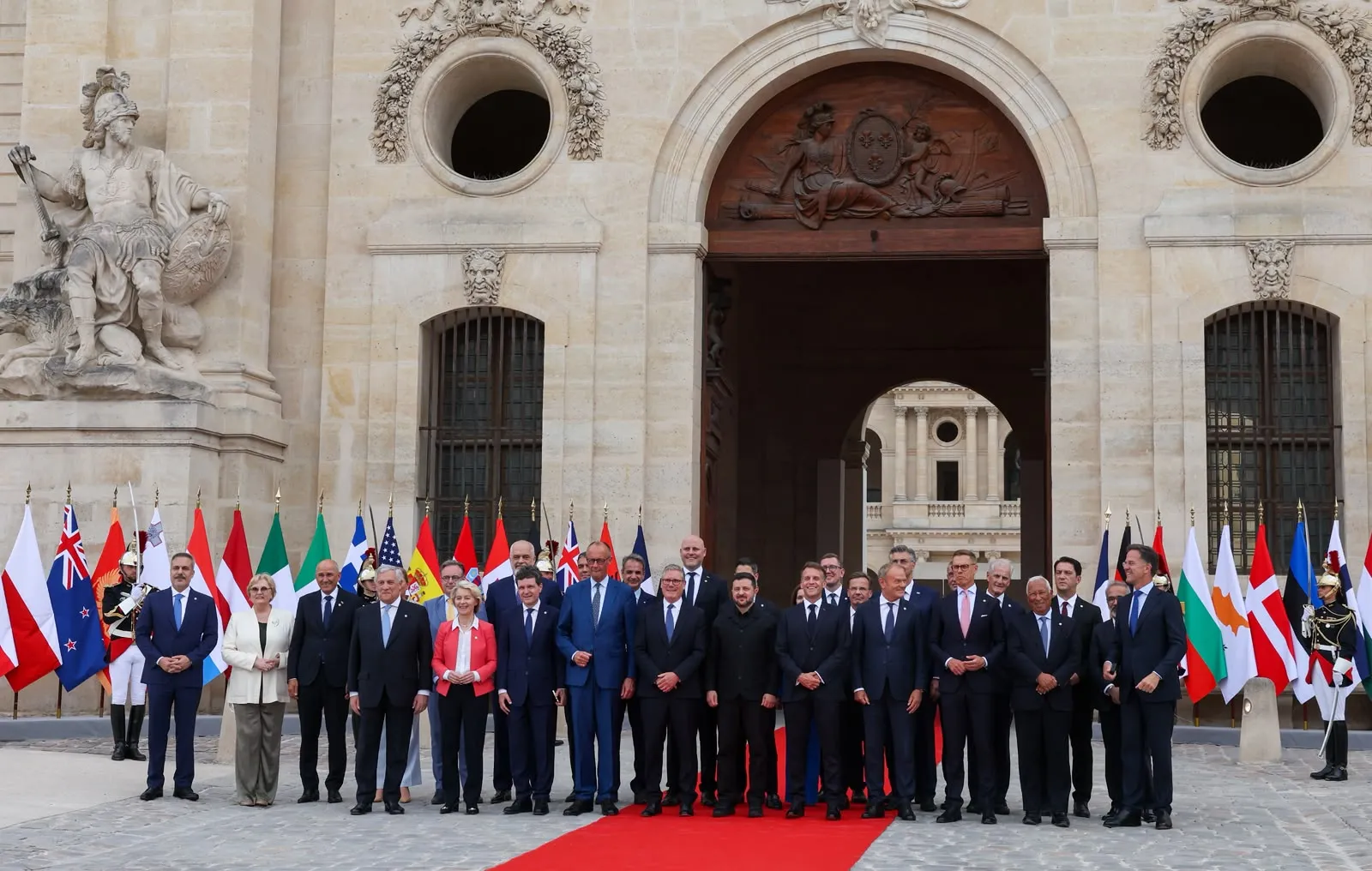 Hakan Fidan Paris'te Ukrayna için masaya oturdu