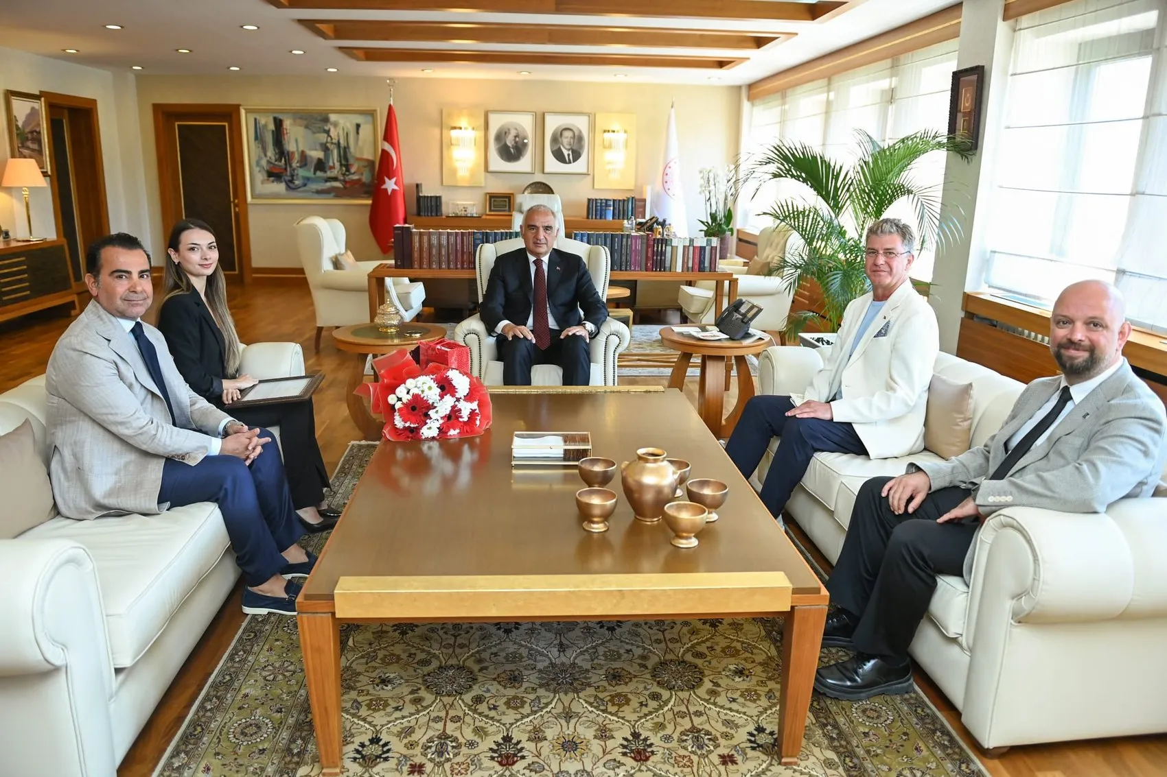 Bale dünyasında Türk imzası Bakan Ersoy tarafından kutlandı