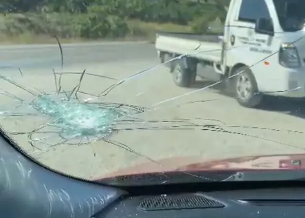 Yığılca yolunda hafriyat kamyonu dehşeti kameraya yansıdı