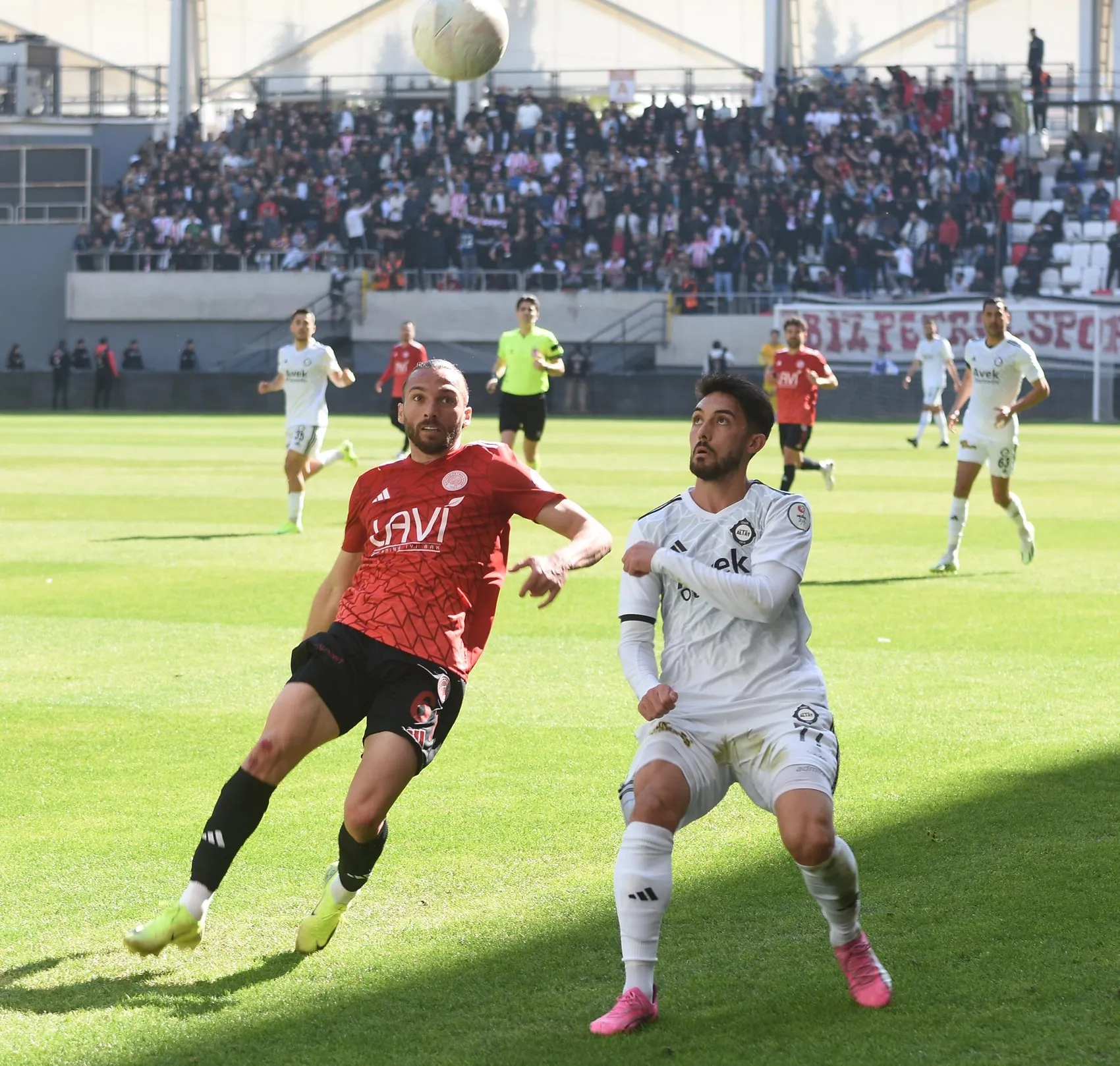 Altay’da oyuncular kulübü birer birer terk ediyor