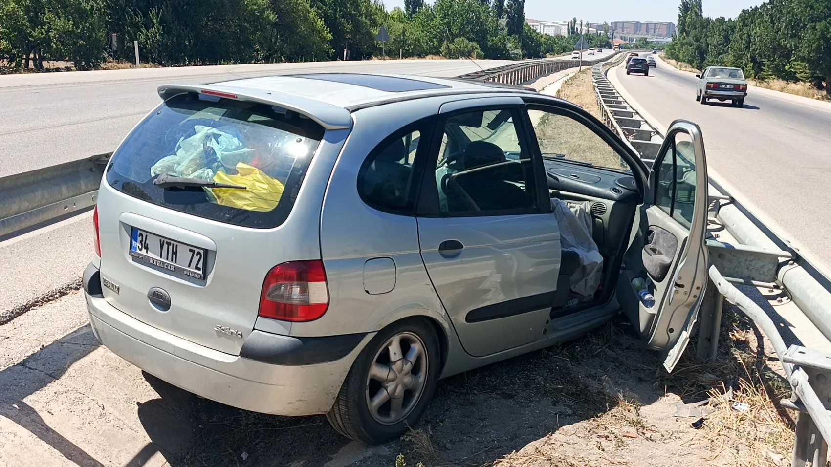 Burdur yolunda korkutan kaza altı kişi hastanelik oldu