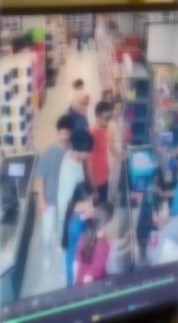 Esenyurt’ta başkasının kartıyla keyfi alışveriş yapan şüpheli her yerde aranıyor